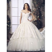 Ballgown / Ballerina Wedding Dress